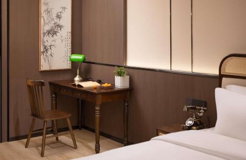 Shapingba Hotel | CiQiKou Fog Villa