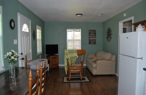 Grand Saline Cabin | Circle P Cabins - First Monday Trade Days - Now with 3 cabins on 3 acres