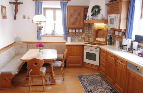 Hallein Apartment | City apartment Franz up to 6 persons Hallein near Salzburg