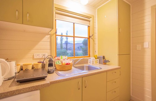 Christchurch Villa | City Break Cottage for couples 27 mins CHC Airport