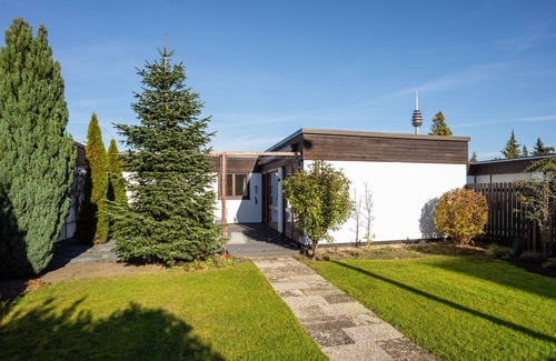 Sudstadt House | City bungalow with sauna, large garden and terrace