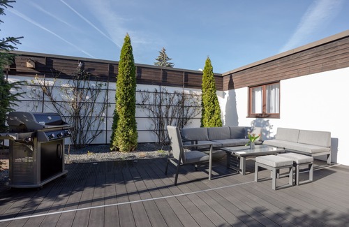 Sudstadt House | City bungalow with sauna, large garden and terrace