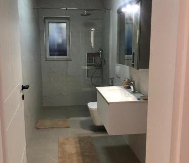 Corovode House | City & Canyon - Modern Comfort