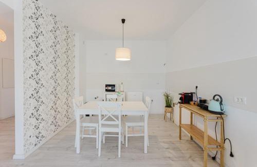 Resita Apartment | City Center Accommodation 111