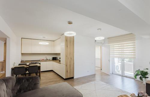 Resita Apartment | City Center Accommodation 211
