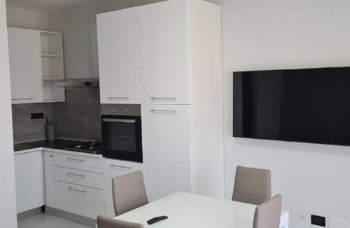Maddaloni House | City center apartment near train station for naples or caserta