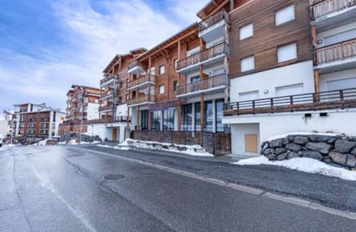 Peone Apartment | City center apartment with pool