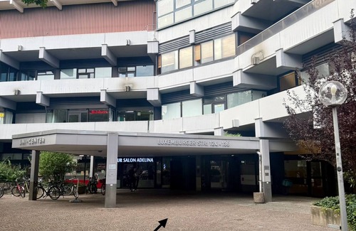 Suelz Apartment | City Center Retreat/1 min Train Station