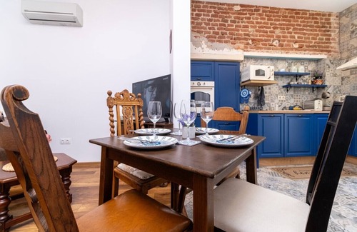 Plovdiv Center Apartment | City Center Retro Chic Kapana 2-Bed Apartment