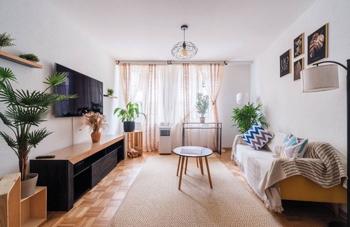 Lausanne Apartment | City central comfort