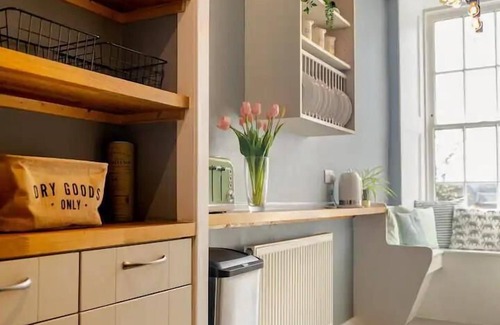Central Aberdeen Apartment | City Centre - 1 Bed - Sleeps 2 - Pet Friendly