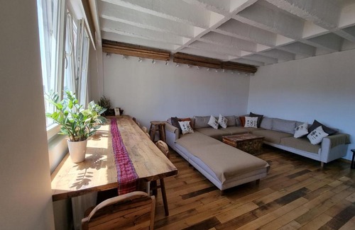 Matiçan Apartment | City centre 'Farmhouse in the Sky' designer apt.