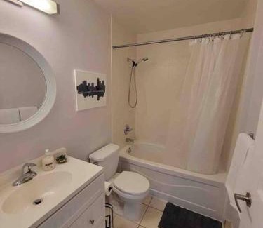 Downtown Mississauga Apartment | City Centre Lodge (Downtown)