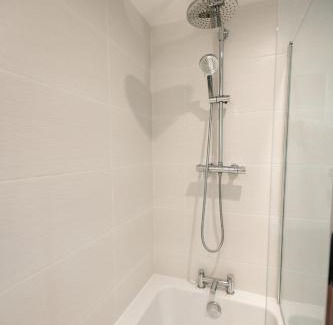 Hull Old Town Apartment | City Centre Luxury Spacious Apartment - Business & Leisure stays