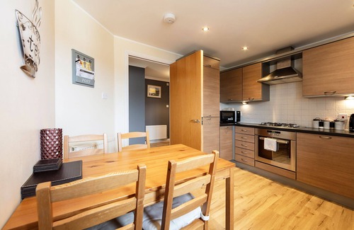 Leith Apartment | CITY CENTRE Modern,Spacious 2 Bedrooms, 2 Bathrooms Apartment,Lift,Carpark