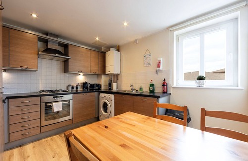 Leith Apartment | CITY CENTRE Modern,Spacious 2 Bedrooms, 2 Bathrooms Apartment,Lift,Carpark