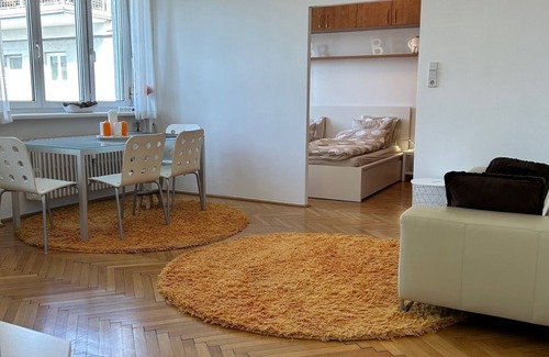 Mariahilf Apartment | City Centre Naschmarkt