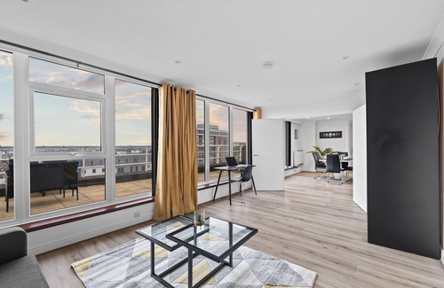 Barbican Apartment | City centre Penthouse - long stays - big discounts