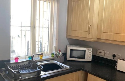 Coventry House | City centre townhouse with private parking