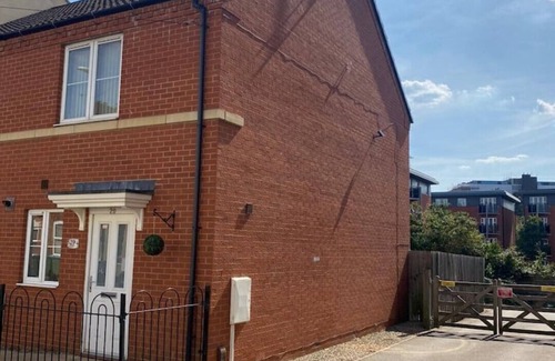 Coventry House | City centre townhouse with private parking