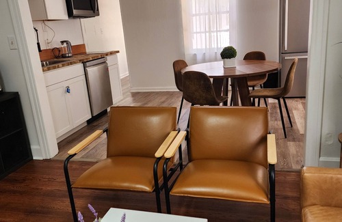 Wilson Apartment | City Charmer Cottage- 3-bed, 2 bath- 1000sf apartment in downtown Wilson