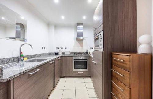 Spitalfields House | City Chic Apartment Steps From Liverpool Street