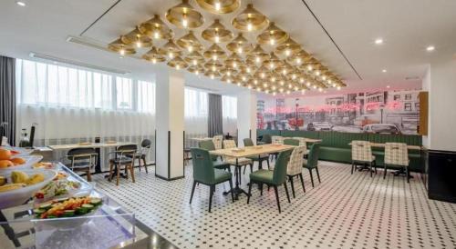 Lingshan County Hotel | City Comfort Premier Hotel Qinzhou Lingshan Traditional Chinese Medicine Hospital Gymnasium