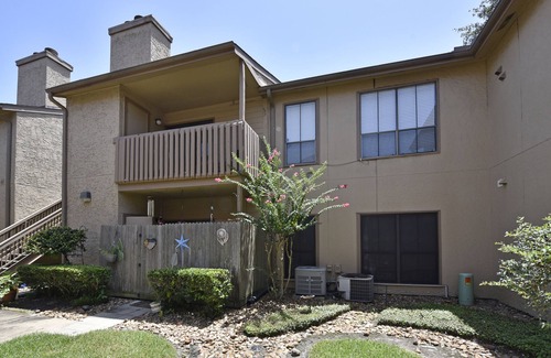 Garden Oaks Condo | CITY CONDO
