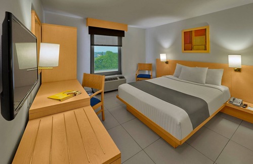 Lazaro Cardenas Hotel | City Express by Marriott Lazaro Cardenas
