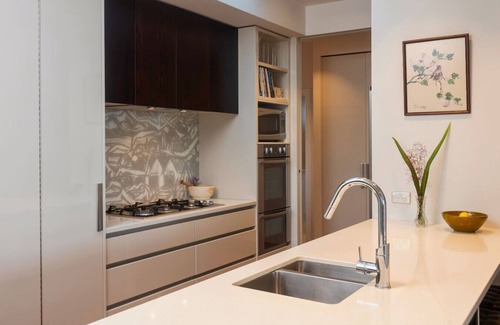 Orakei House | City Fringe Coastal Luxury near Mission Bay + SPA