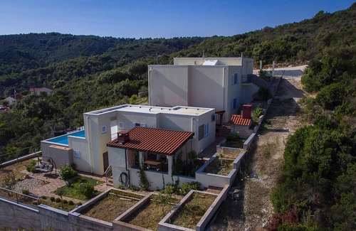 Cove Donja Krusica (Donje selo) Villa | City gateway apartment with perfect view