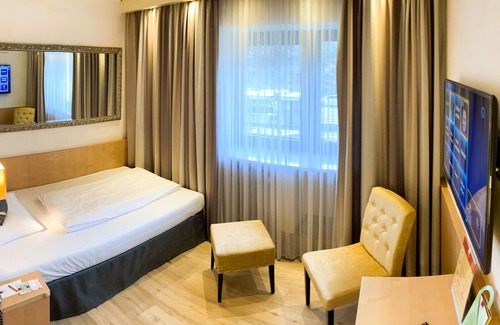 Innenstadt - Sankt Ulrich-Dom Hotel | City Hotel Ost am Kö