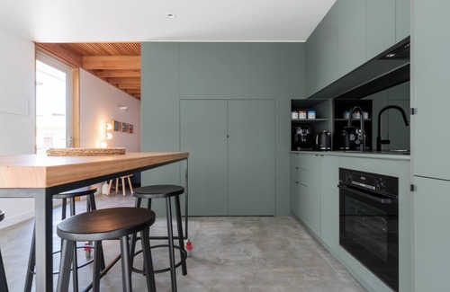 South Launceston House | City Lights & Tiny Delights: Near CBD & Parking