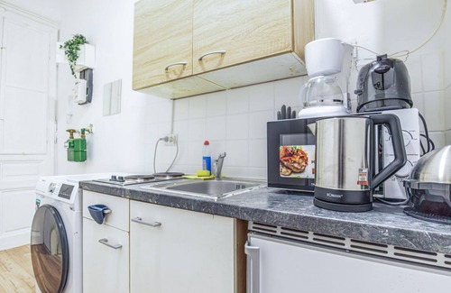 Ottakring Apartment | City Living, Suburban Feel 1BR Apt. At Prime Spot