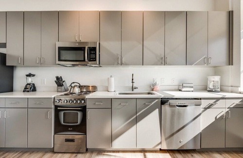 Cedars Apartment | City Loft - 5 min. to Downtown!