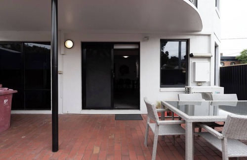 East Launceston House | City Retreat with Parking