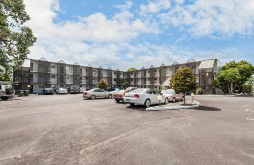 Newmarket Apartment | City Towers Apartments