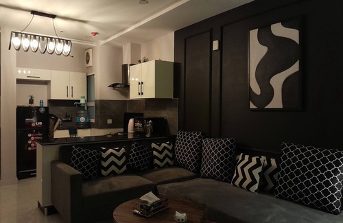 Lahore Apartment | City Vibes - Modern 1BHK Apartment - For Families & Travelers @ Zameen Opal