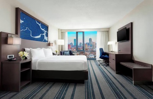 Cambridgeport House | City View King Room at Courtyard Boston Cambridge - Minutes to Downtown Boston