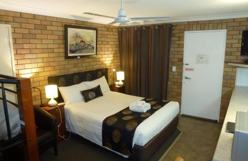 Warwick Hotel | City View Motel