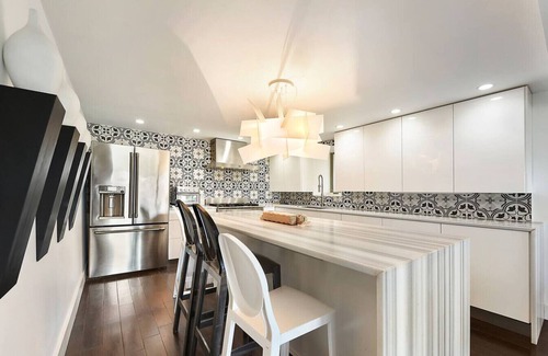 Mount Washington House | City View Sanctuary w/Hot Tub ~ Abundant Parking!