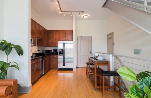 Dilworth Apartment | City views in the heart of Dilworth & South End/Fast Wifi/Spectrum tv,