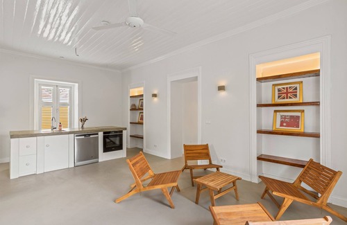 Koralengebied House | City Villa – Spacious Townhouse with Shared Pool & Urban Vibe