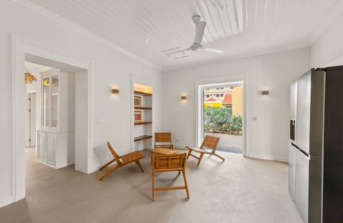 Koralengebied House | City Villa – Spacious Townhouse with Shared Pool & Urban Vibe