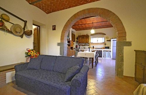 Cortona Apartment | City/Village Apartment in Cortona with 2 bedrooms sleeps 4