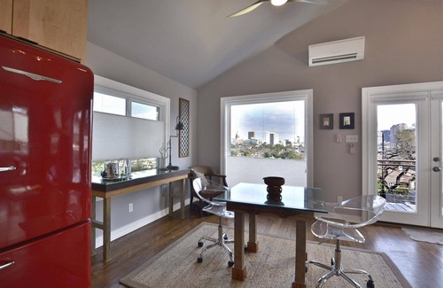 Clarksville Apartment | Cityscape Cottage, Best View of Downtown, 5 min. walk, Close to ACL and SXSW