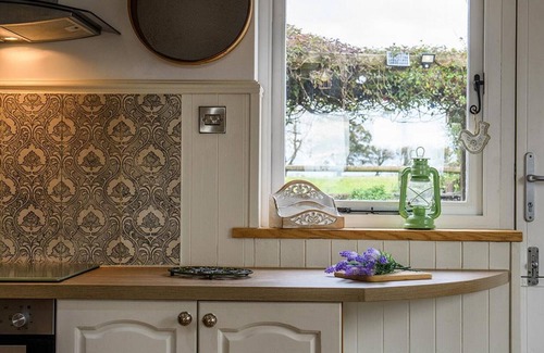 Llangefni Cottage | Clai Cerrig - Four Bedroom Cottage, Sleeps 8