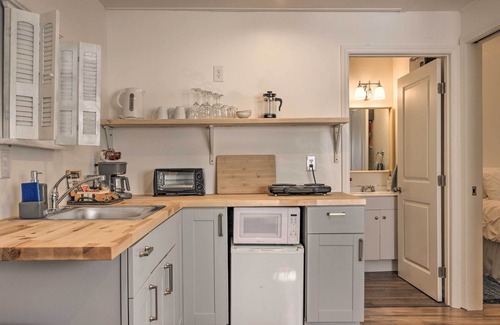 Wade Hampton Cottage | Claire’s Cottage ~ 4 Mi to Downtown Greenville!