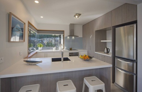 Stoke House | Clairmont Heights - Nelson Holiday Home