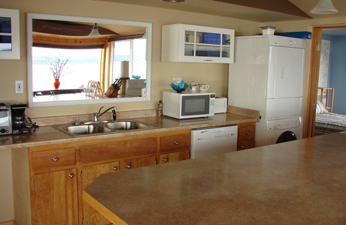 Vashon Island Cottage | Clam Cove Cottage on South Vashon Island Beachfront